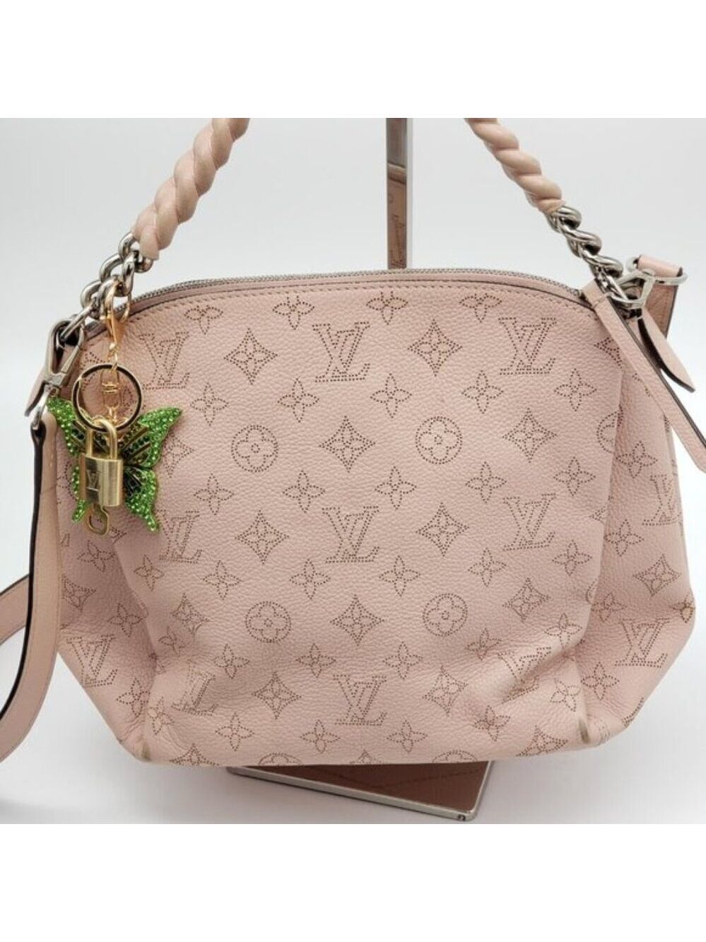 Authentic Louis Vuitton Gold Padlock & Key🔒 w/ Unbranded Butterfly Keychain - Picture 4 of 9